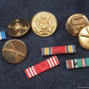 SMGL-2116 Assorted WW2 insignia US