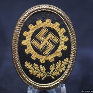SMGL-2190 DAF Cap badge *SOLD