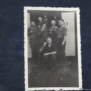 SMGL-2192 Luftwaffe Troops drinking beer