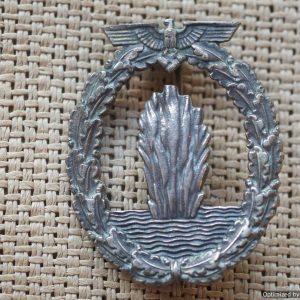 SMGL-24875 Reproduction Mine Sweeper Badge