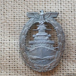 SMGL-2502 Reproduction High Seas KM Badge