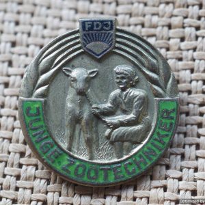SMGL-2492 50's young zoo technician pin