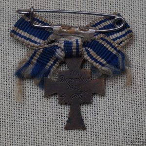SMGP-1141  Mothers cross in bronze mini *SOLD