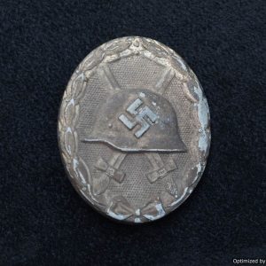 SMGP-1332 Unmarked Silver wound badge
