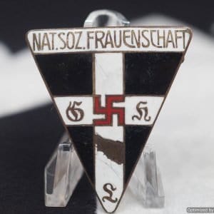 SMGL-2672 N.S. Frauenschaft pin (german womens workers pin) 40x44mm Damaged