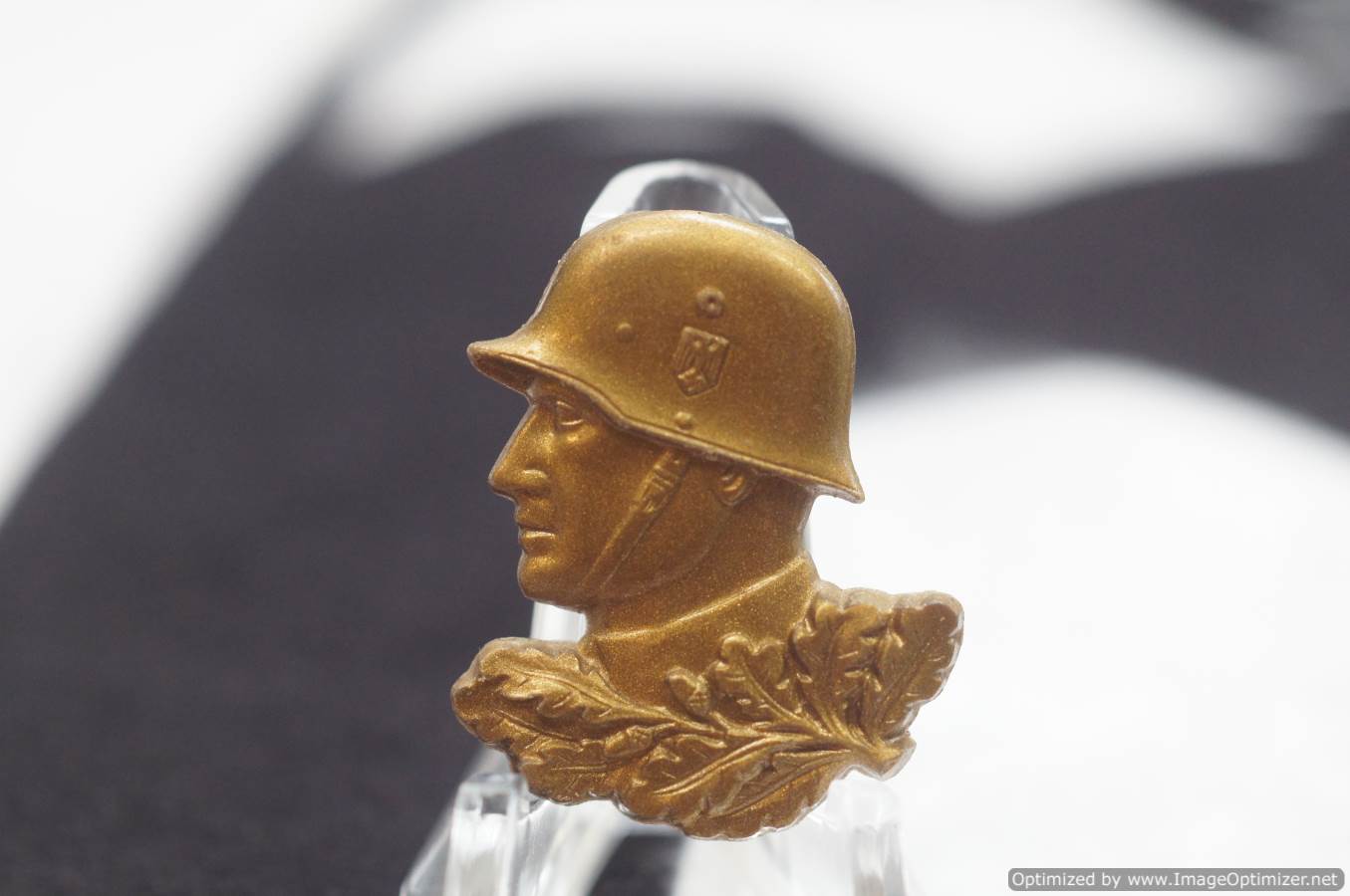 Plastic Heer/Wehrmacht Gold tinnie