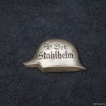Der Stahlhelm pin