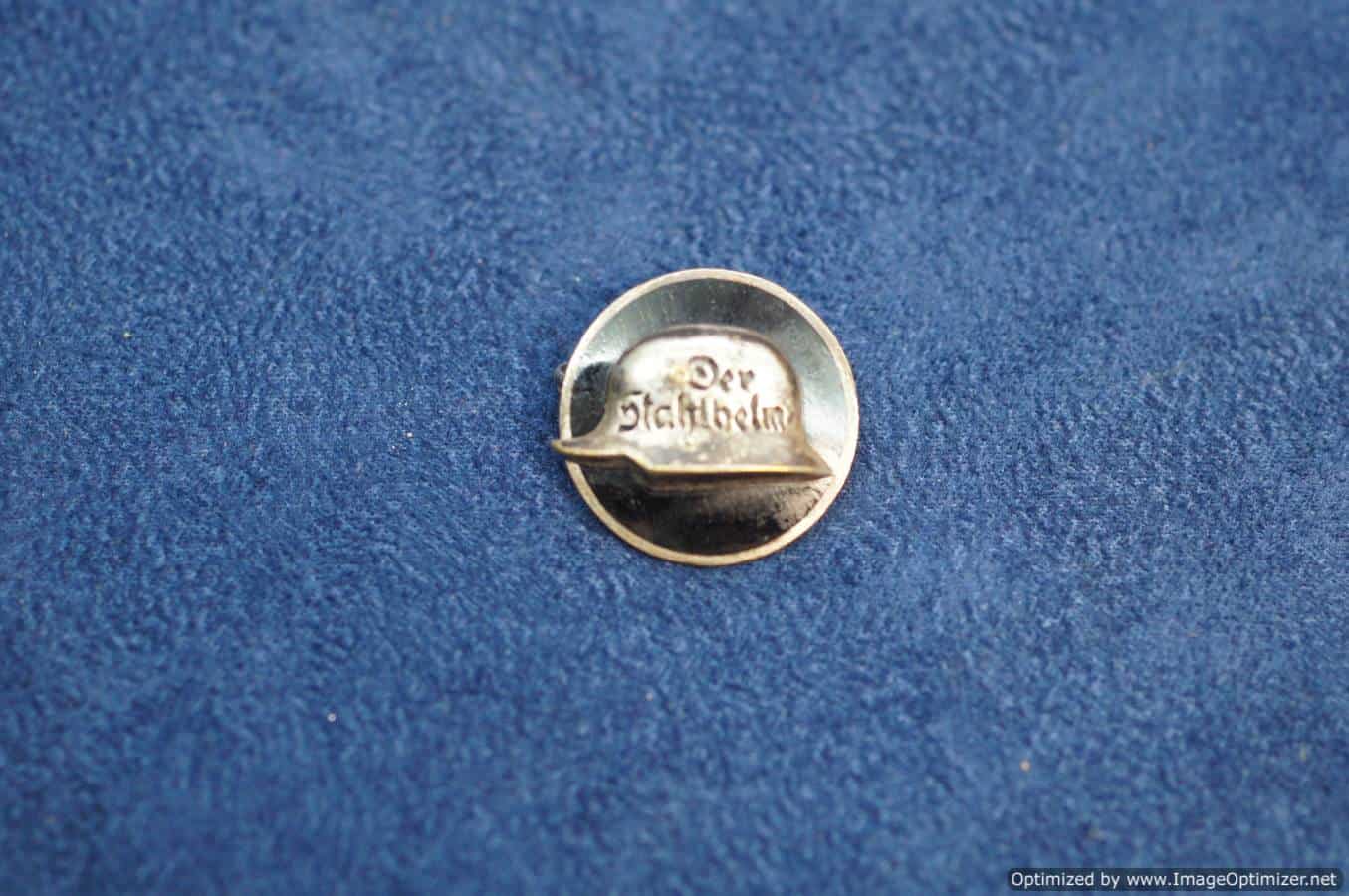 SMGQ-0006 Der Stahlhelm Enamel