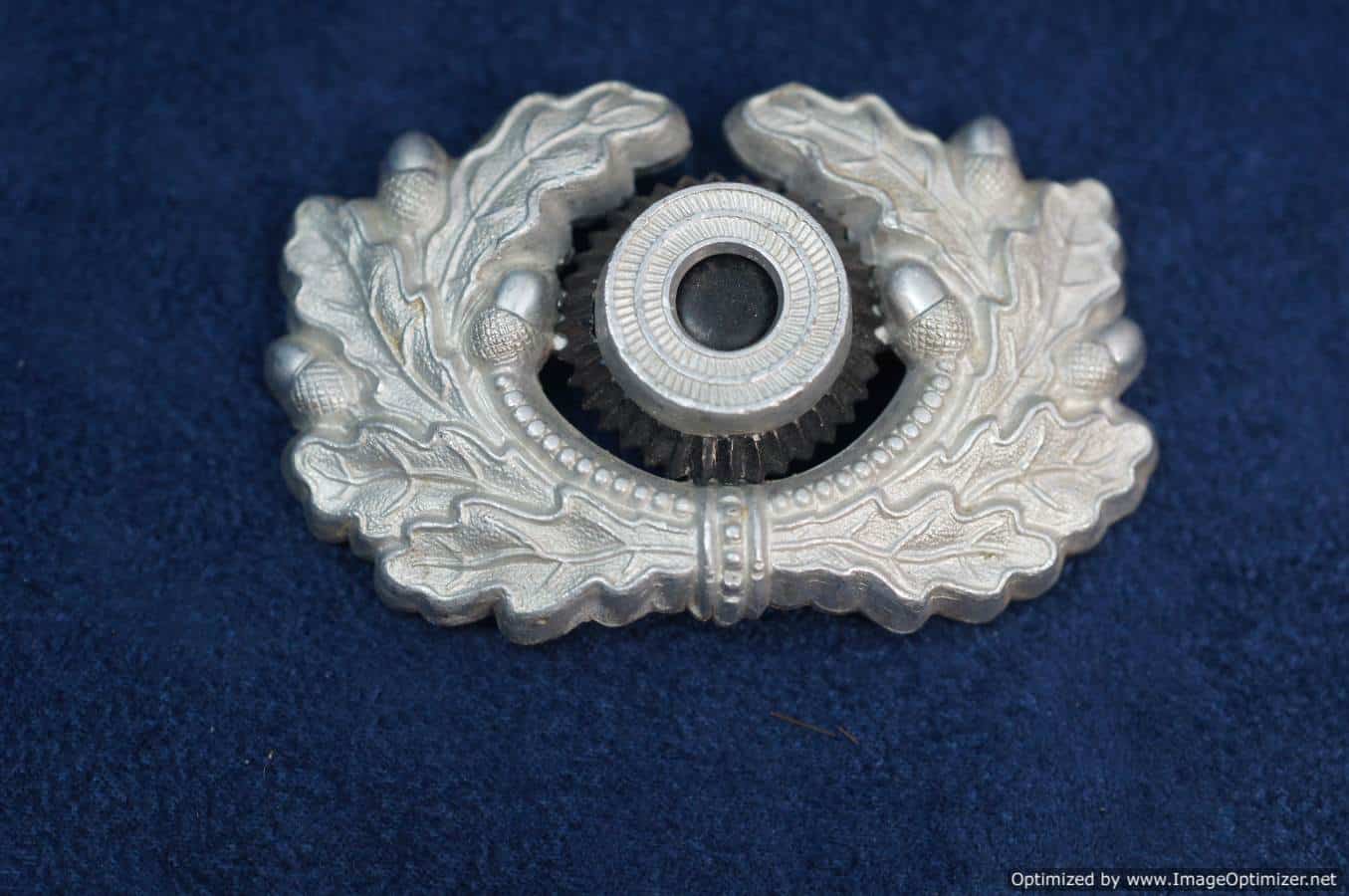 SMGQ-0073 Heer Visor Cockade wreath one piece