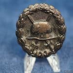 SMGQ-0071 WW1 Black wound badge