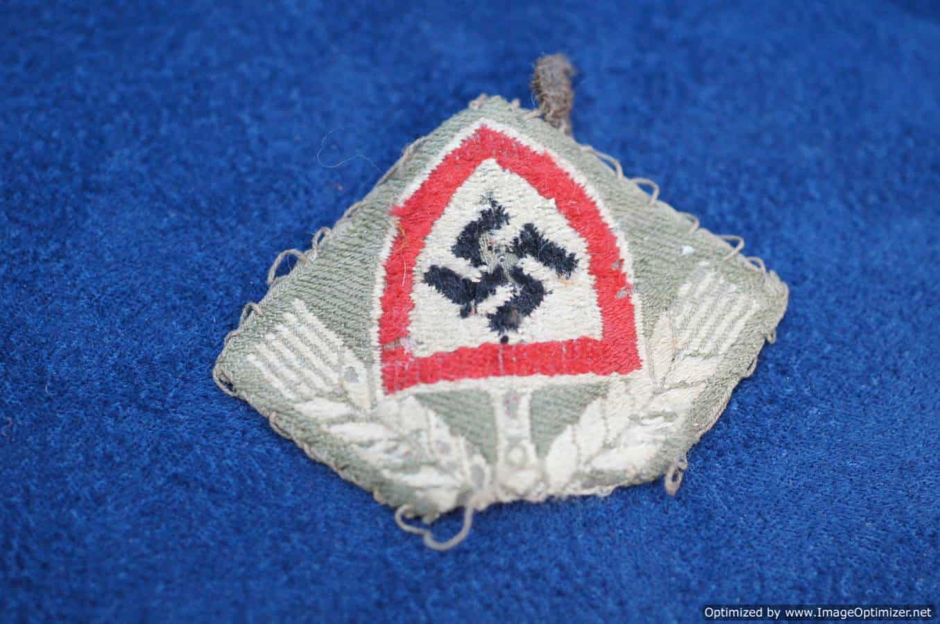 SMGQ-0109 RAD Cap badge