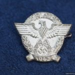 SMGQ-0103 Day of the police 1942 pin