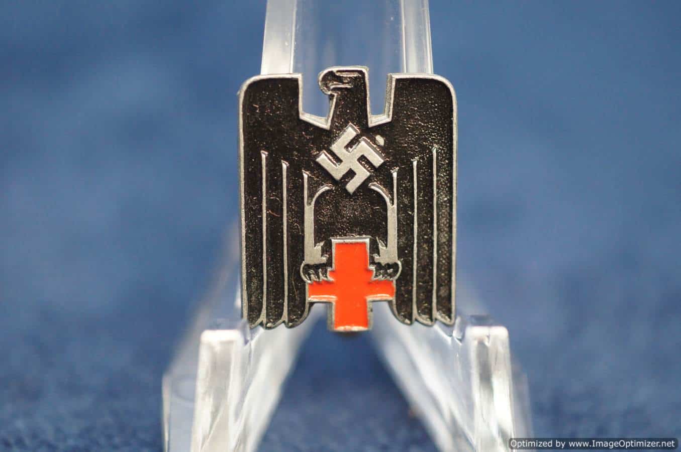 SMGQ-0094 Painted DRK Cap badge