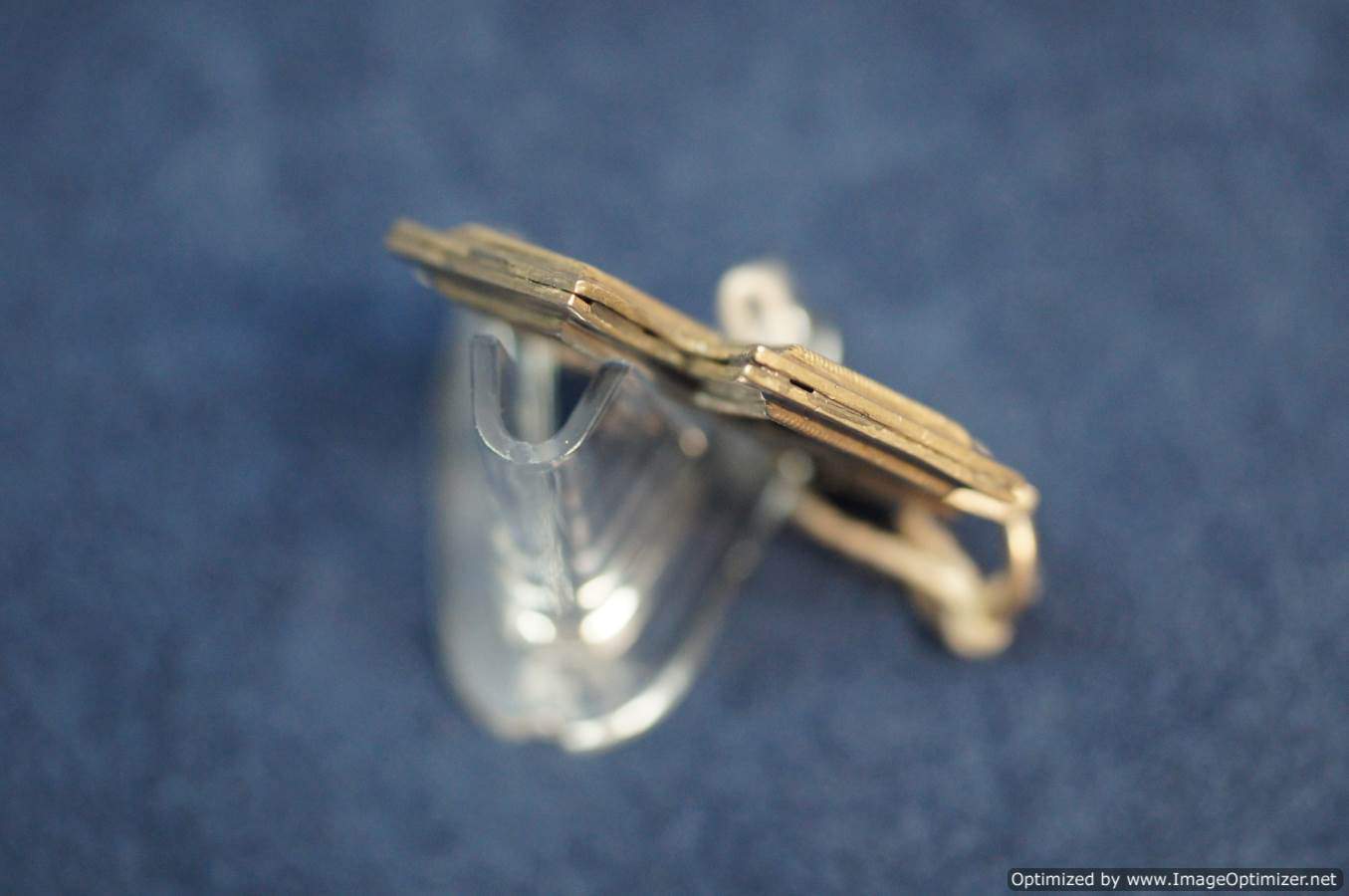 SMGQ-0121 Reproduction Close Combat Clasp in Gold