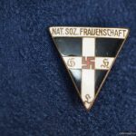 SMGQ-0138 N.S. Frauenschaft 22x23mm badge