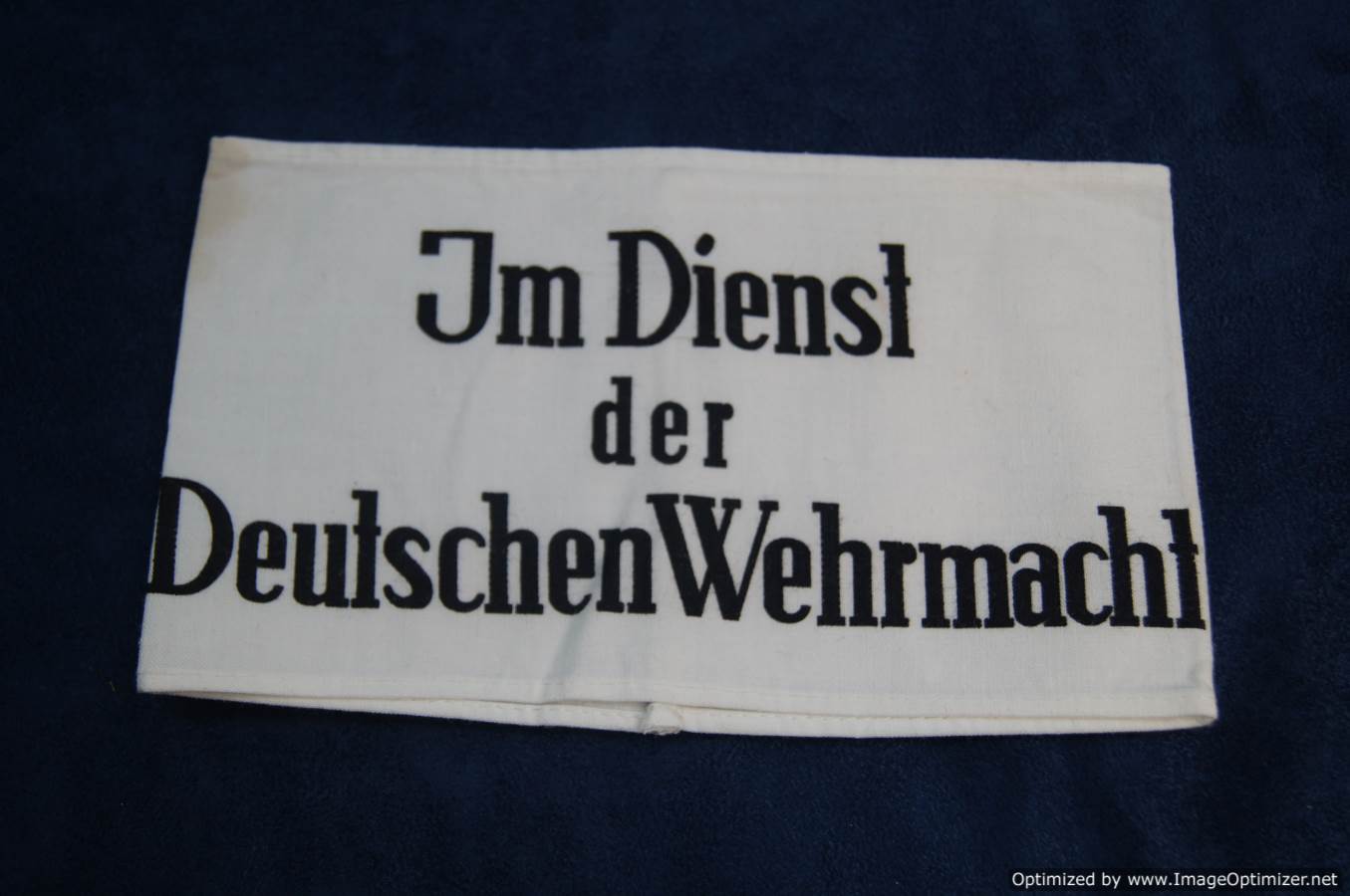 SMGQ-0115Im Dienst der Deutschen Wehrmacht (Helpers Armband)