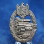 SMGQ-0195 Panzer Assault Badge in Bronze "Daisy"