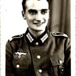 SMGQ-0154 Heer Soldier with Black Wound badge photo