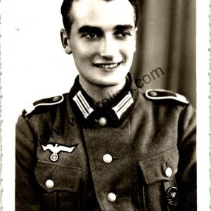 SMGQ-0154 Heer Soldier with Black Wound badge photo