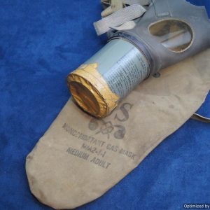SMGQ-0272 U.S. WWII Noncombatant Gas Mask M1A2-1-1 With bag size Adult Med