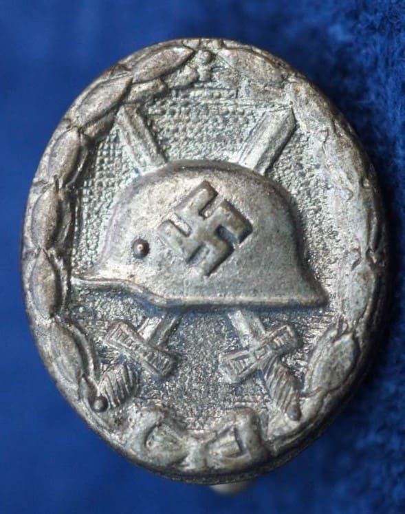 Miniature Silver Wound badge