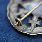 WW1 Wound badge In silver, cut out