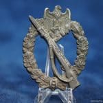 Infantry Assault Badge by Rudolf Souval damaged catch
