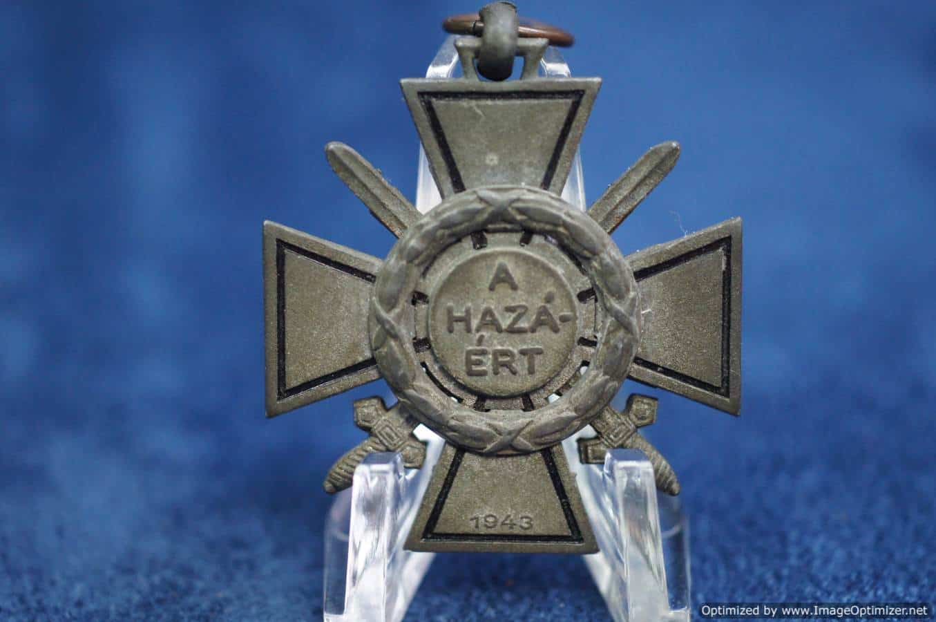 WW2 KINGDOM OF HUNGARY FIRE CROSS WITH SWORD & WREATH 1941 MEDAL