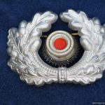 Cockade and wreath