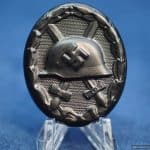 Black wound badge