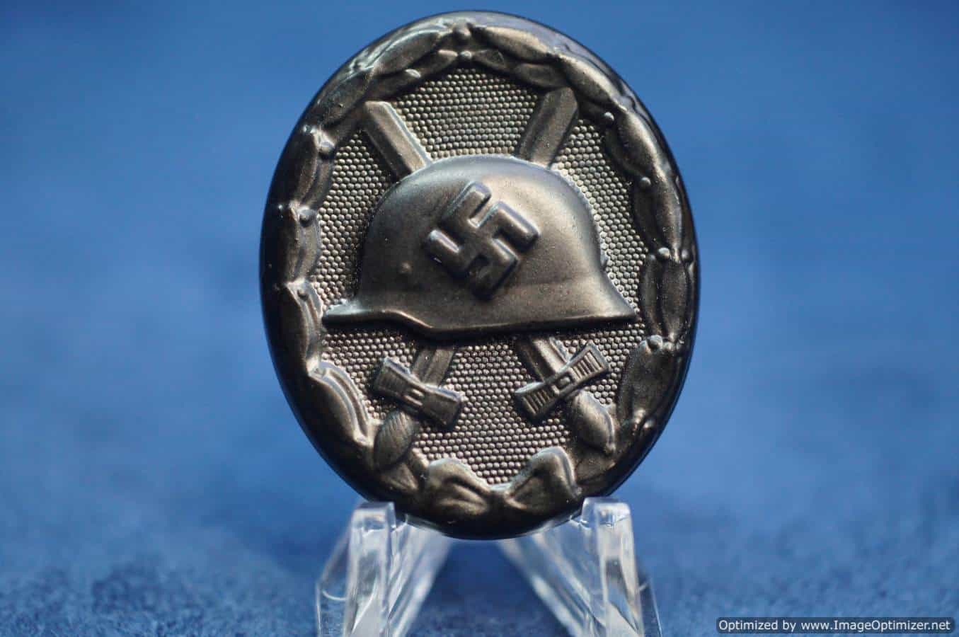 Black wound badge
