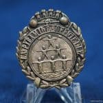 spanish la pyramide cap badge
