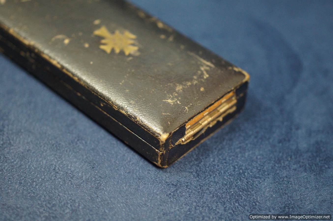 Cased Mother's cross in Gold