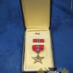 WW2 Era Cased Bronze star w/ribbon bar and lapel pin