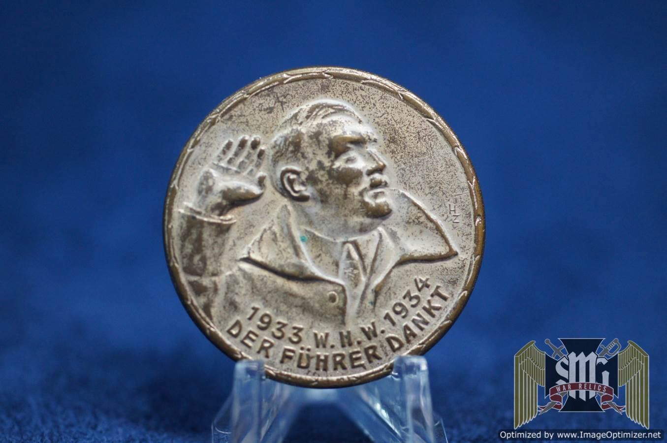 1933 WHW 1934 Der Fuhrer Dankt badge