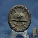 Black wound Badge by Deumer "Low 3" marked