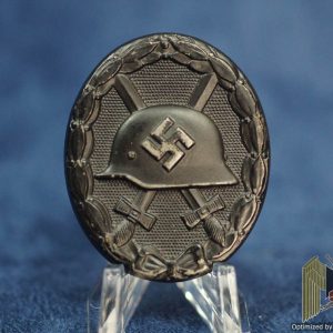 Black wound badge by Deumer marked L/11