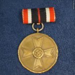 War Merit Medal and ribbon bar