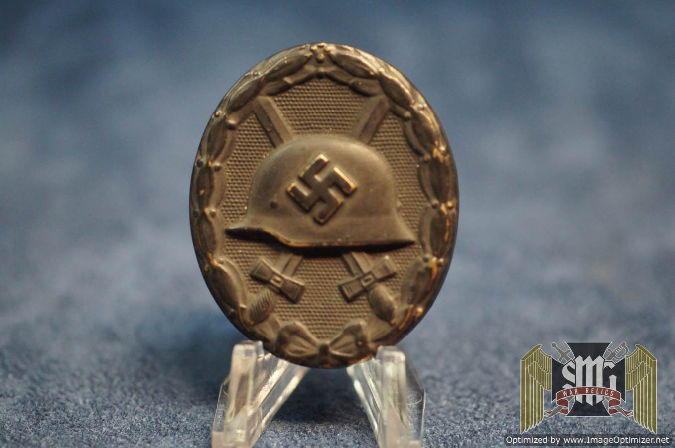 Black wound badge
