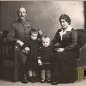 SMGM-3362 WW1 post card  Sword, medals