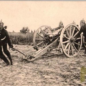 WW1 post 2 card set. German artillery crew