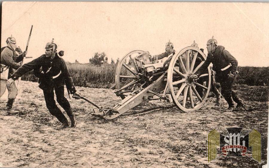 WW1 post 2 card set. German artillery crew