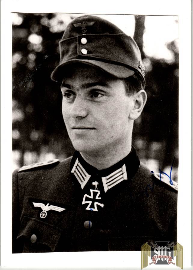 Ernst Graf Strachwitz Knights Cross Winner Signed photo with Emily Stewart Envelope