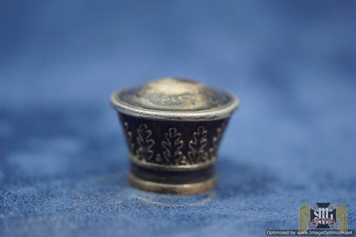army dagger Pommel
