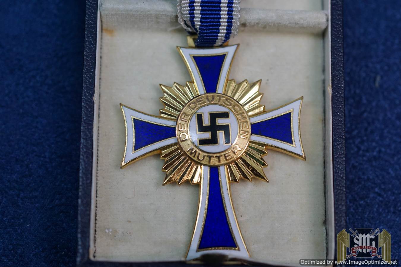 Cased Mother's Cross in Gold