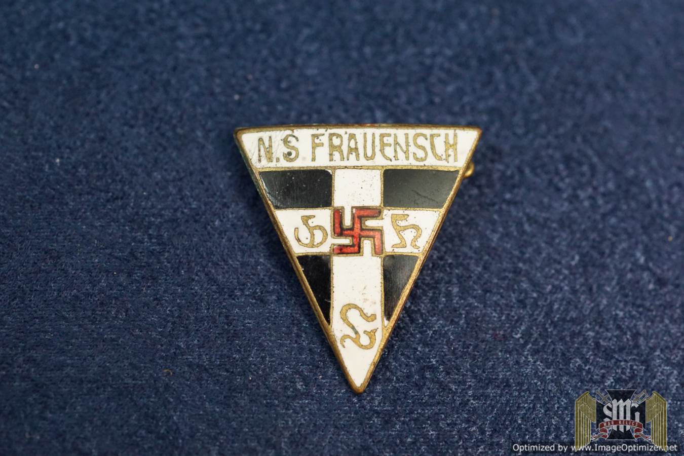 N.S. Frauenschaft 26x23mm badge Pre RZM $