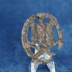 Ground dug General Assault badge hollow back