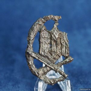 Ground dug General Assault badge hollow back