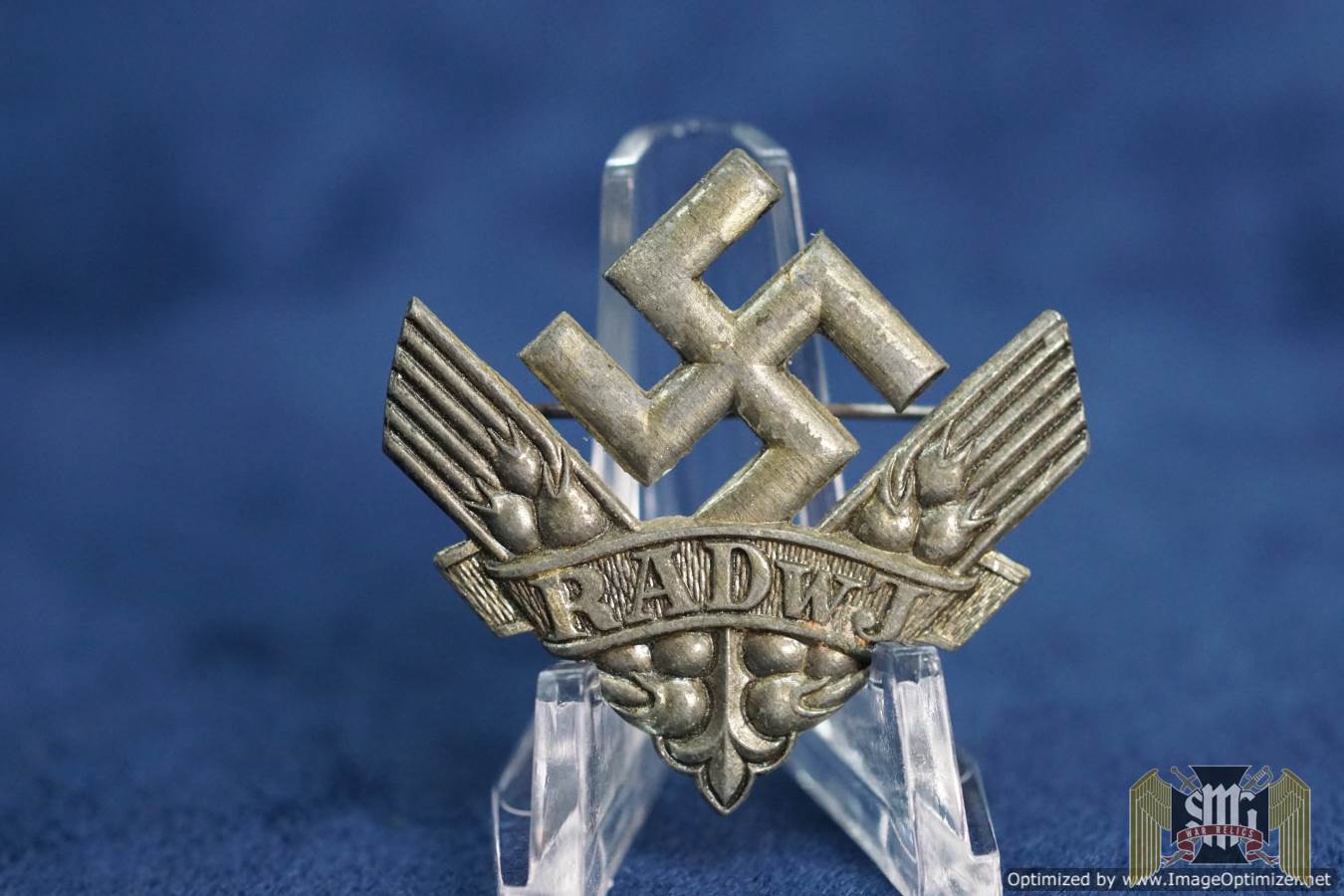 RADwJ War Helper’s Badge (Kriegshilfsabzeichen) or brooch