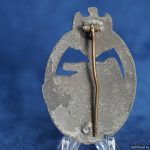 Panzer Assault badge by Karl Wurster no catch